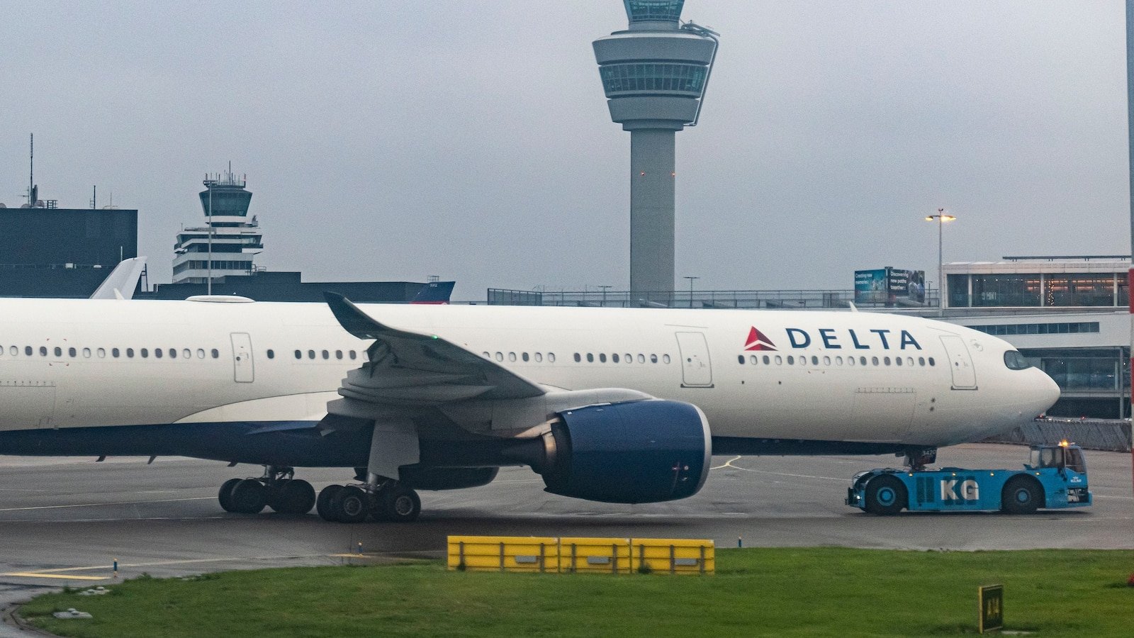 25 डेल्टा उड़ान पर 'महत्वपूर्ण' अशांति के बाद अस्पताल में भर्ती